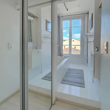 Immogroom - Bourgeois Building - Quiet - Parking - Sea View Apartment